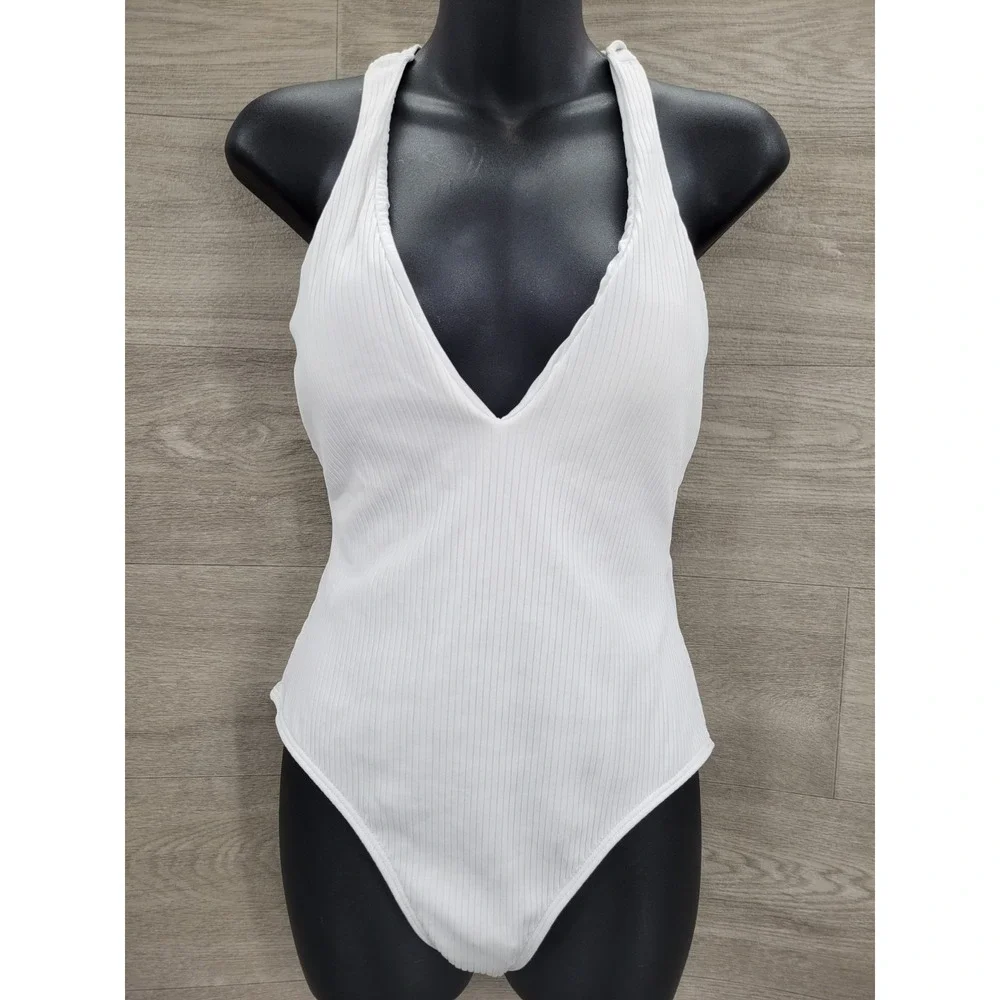 Lulus One Piece Swimsuit Women's Large White Sleeveless NWT Beach Pool